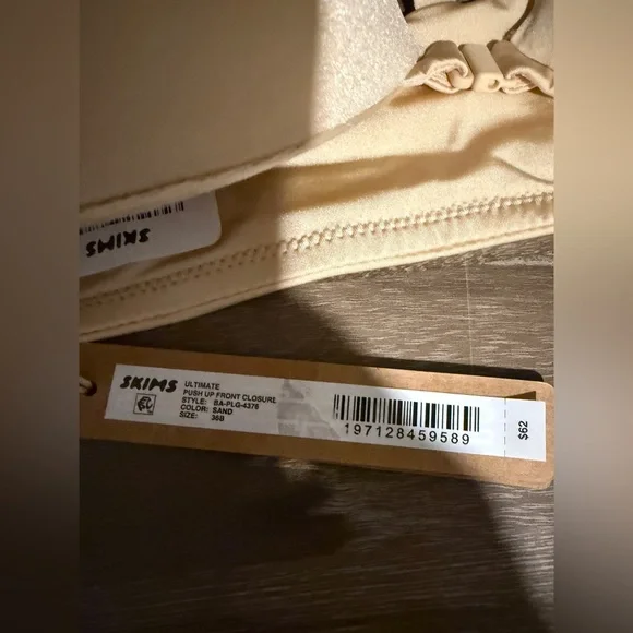 SKIMS Ultimate Push-Up Front Closure Bra Sand Nude Size 36B NWT - Picture 10 of 11